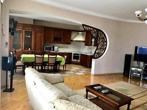 квартира за адресою Андрія Верхогляда вул. (Михайла Драгомирова), 4