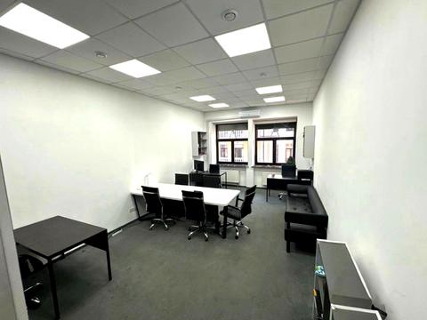 комерційна за адресою Воздвиженська вул., 14