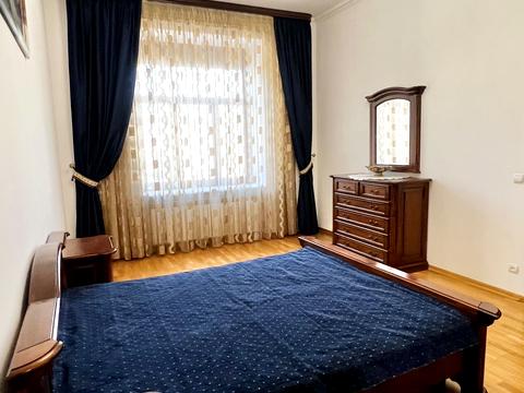 квартира за адресою Євгена Коновальця вул. (), 17
