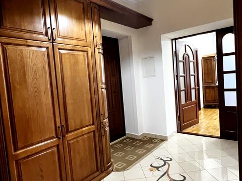 квартира за адресою Євгена Коновальця вул. (), 17