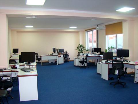 комерційна за адресою Пасічна вул., 93