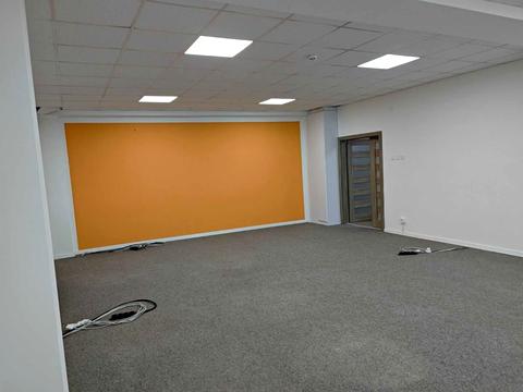 комерційна за адресою Пасічна вул., 93