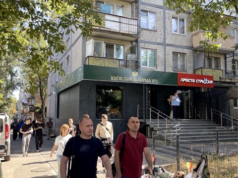 комерційна за адресою Дорогожицька вул., 15