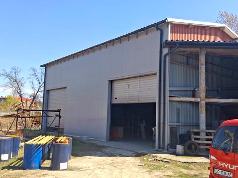 комерційна за адресою Промислова вул., 4