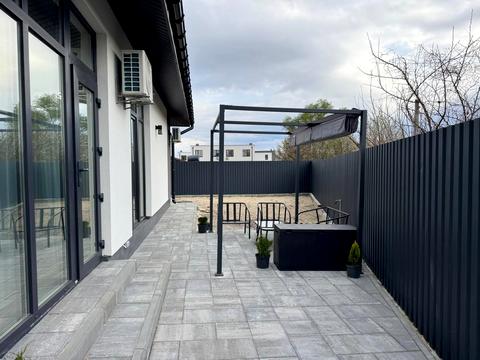 будинок за адресою Патона