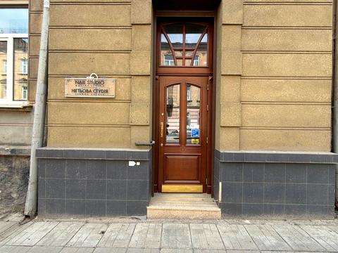 комерційна за адресою Дмитра Вітовського вул. (), 10