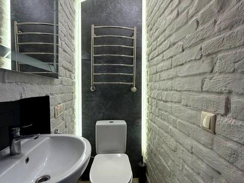 комерційна за адресою Дмитра Вітовського вул. (), 10