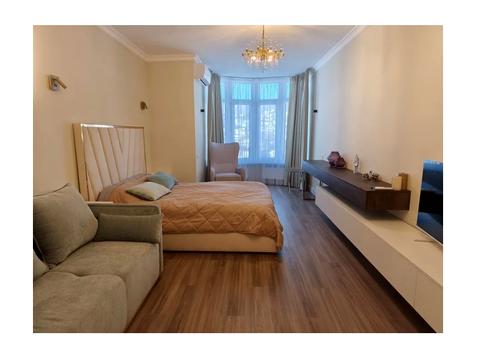 квартира по адресу Свободи ул., 301