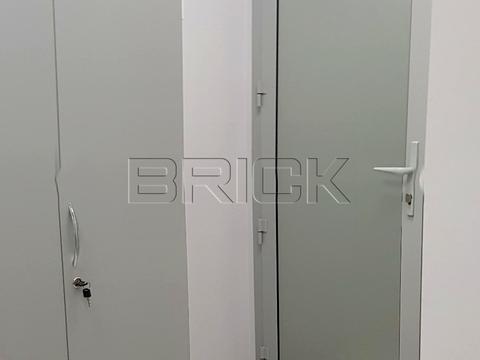 комерційна за адресою Володимира Івасюка просп. (Героїв Сталінграду), 8