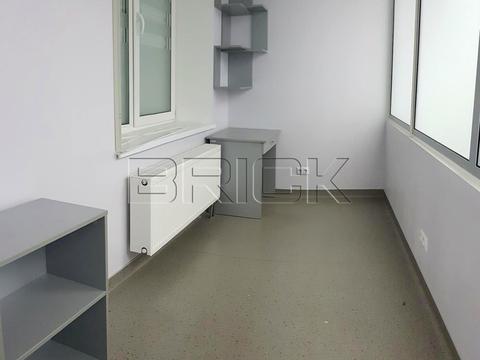 комерційна за адресою Володимира Івасюка просп. (Героїв Сталінграду), 8