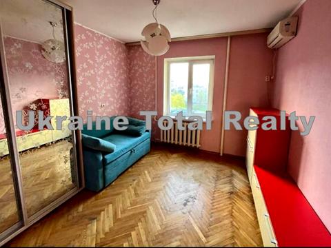 квартира за адресою Анни Ахматової вул., 6