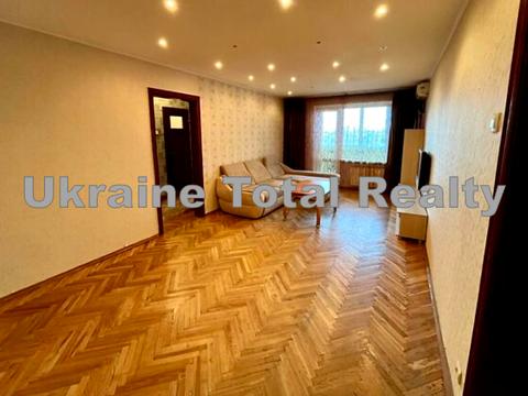 квартира за адресою Анни Ахматової вул., 6