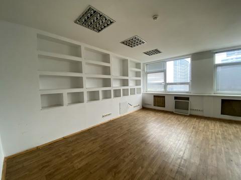 комерційна за адресою Євгена Сверстюка вул. (Марини Раскової), 23