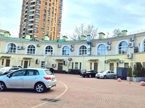 комерційна за адресою Лесі Українки бульв., 28