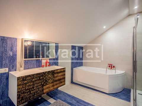 квартира за адресою Регенераторна вул., 4 к10