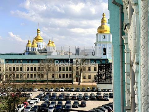 квартира за адресою Десятинна вул., 1/3