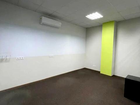 комерційна за адресою Євгена Коновальця вул. (Щорса), 36д