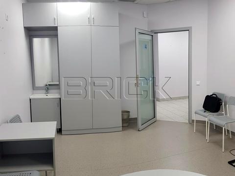 комерційна за адресою Володимира Івасюка просп. (Героїв Сталінграду), 8