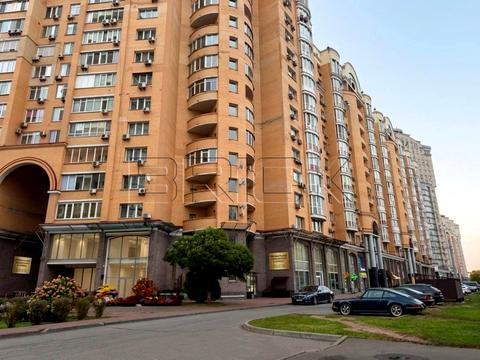 комерційна за адресою Володимира Івасюка просп. (Героїв Сталінграду), 8