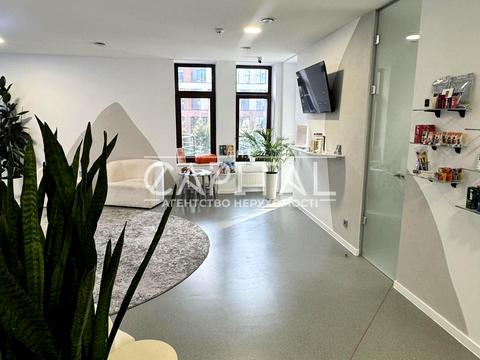комерційна за адресою Князів Острозьких вул. (Московська), 27