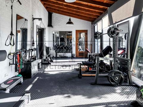 будинок за адресою Лютнева вул.