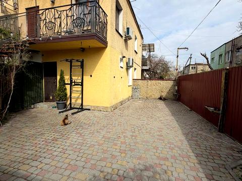 будинок за адресою Папоротна вул., 10