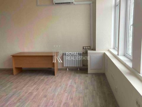 комерційна за адресою Митрополита Василя Липківського вул. (Урицького), 45