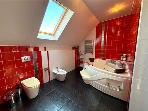 будинок за адресою Петра Лінтура вул.