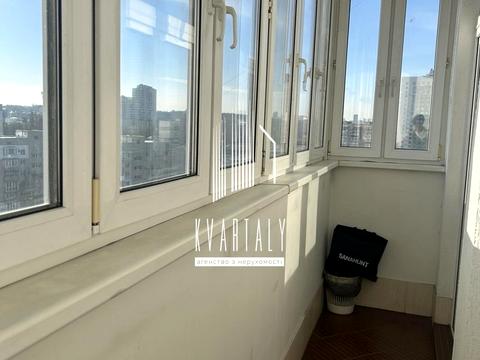 комерційна за адресою Саперно-Слобідська вул., 22