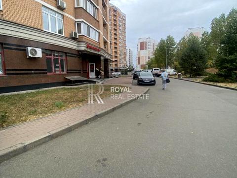 комерційна за адресою Машинобудівників вул., 17