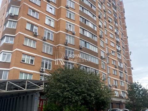 комерційна за адресою Машинобудівників вул., 17