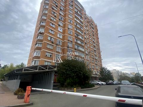 комерційна за адресою Машинобудівників вул., 17