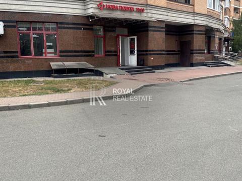 комерційна за адресою Машинобудівників вул., 17