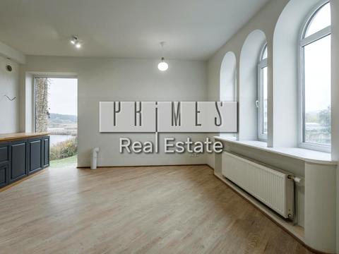 комерційна за адресою Риболовецька вул., 19