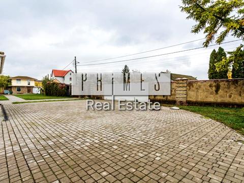 комерційна за адресою Риболовецька вул., 19