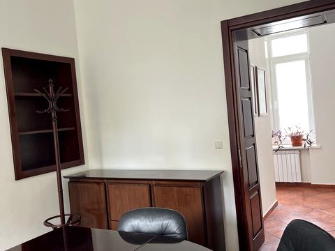 комерційна за адресою Євгена Чикаленка вул. (Пушкінська), 20