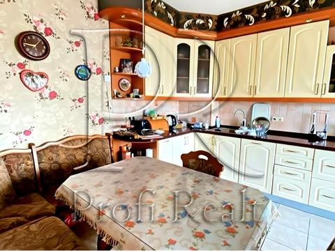 квартира за адресою Автозаводська вул., 99/4