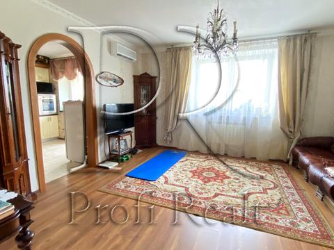 квартира за адресою Автозаводська вул., 99/4