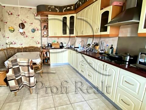 квартира за адресою Автозаводська вул., 99/4