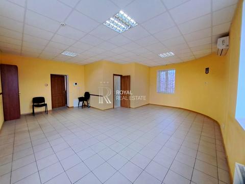 коммерческая по адресу Дніпровський просп., 12