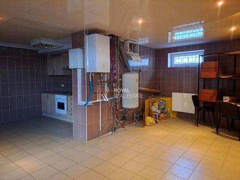 коммерческая по адресу Дніпровський просп., 12