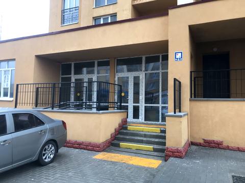 комерційна за адресою Валерія Лобановського вул., 30