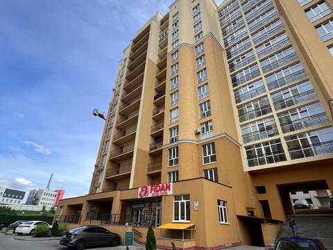 комерційна за адресою Валерія Лобановського вул., 30