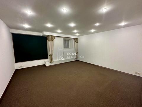 комерційна за адресою Михайла Грушевського вул., 9