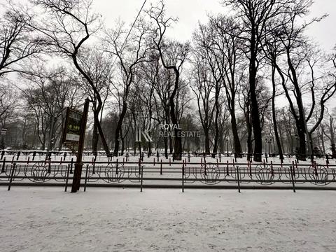 комерційна за адресою Михайла Грушевського вул., 9