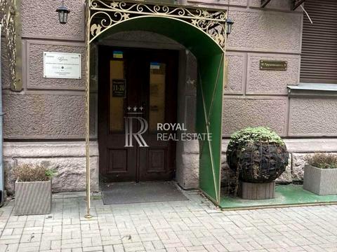 комерційна за адресою Михайла Грушевського вул., 9