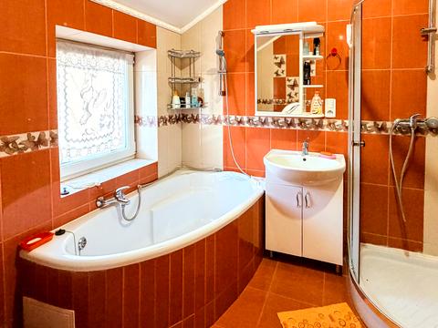 дом по адресу Степана Бандери ул.