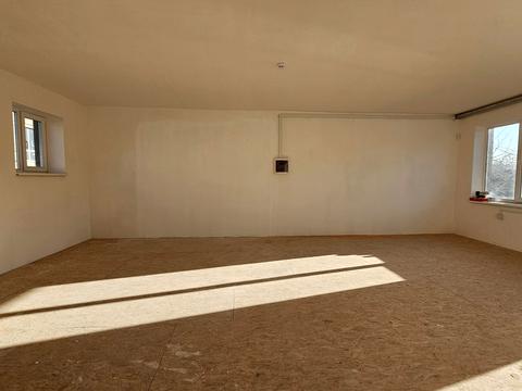 комерційна за адресою Джохара Дудаєва вул., 10