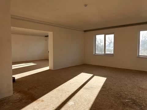 комерційна за адресою Джохара Дудаєва вул., 10