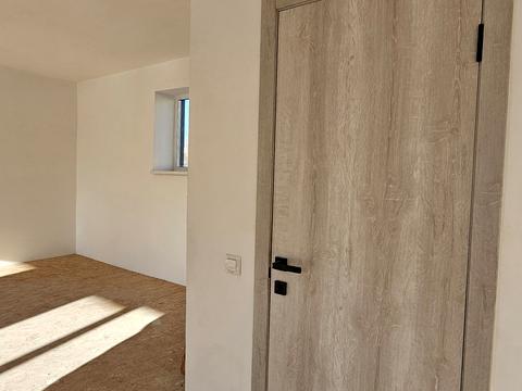 комерційна за адресою Джохара Дудаєва вул., 10